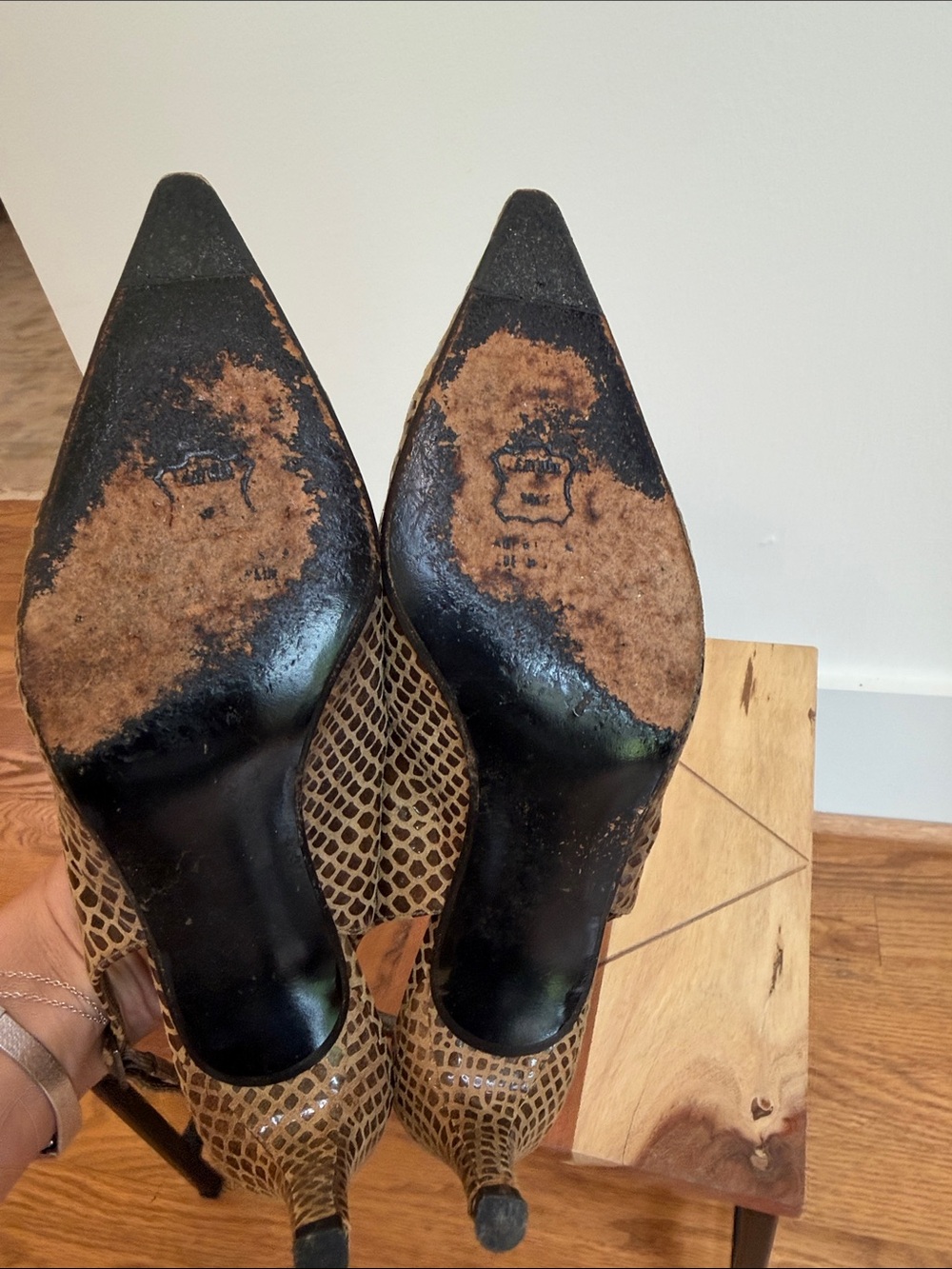 Stuart Weitzman Tan Brown Snake-Print Slingback Pumps, 7 1/2 M…….So Exquisite! - Picture 7 of 7